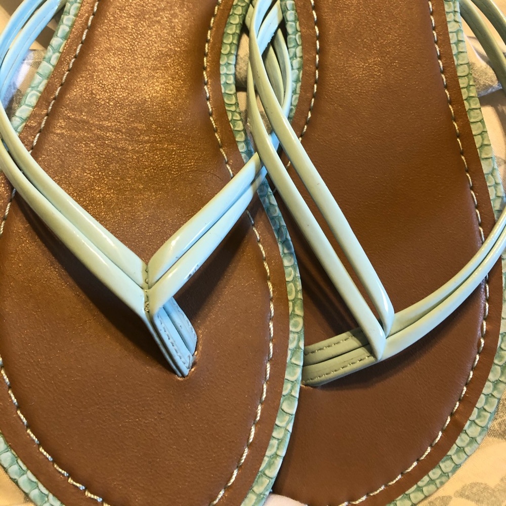 New sandals size 7 never worn
